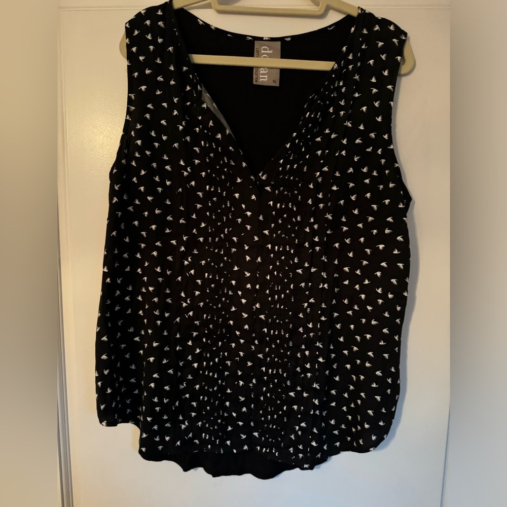 Sleeveless tank